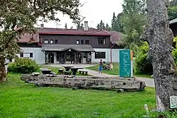 Budova domu přírody Slavkovského lesa