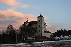 Farní (bývalý klášterní) kostel Nejsvětější Trojice.