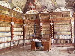 Klášterní knihovna