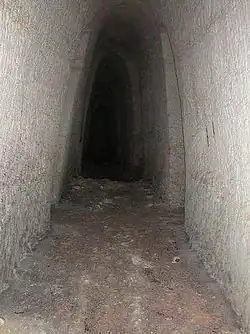 Pohled na klenutí chodeb v dole Orty