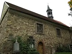 Kněževes, hřbitovní kostel svatého Jana Křtitele.jpg