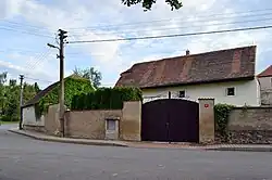 Kněževes, usedlost čp. 10, ul. U Ouvalky 01.JPG