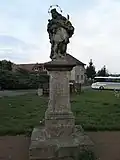 Kněžmost, socha svatého Jana Nepomuckého na návsi v Žantově.jpg