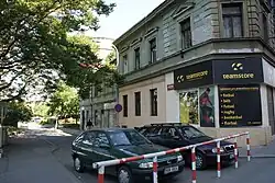 Koželužská ulice, kde do roku 1860 stávala stará libeňská synagoga.