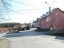 střed vesnice (náves)