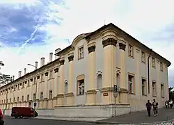 Kolej z ulice U Nemocnice