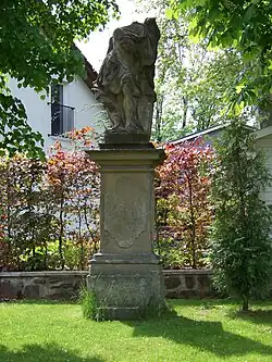 Koloděje, socha svatého Floriána.jpg