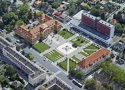 Radnice a Mírové náměstí