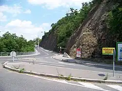 Komořanská ulice a přírodní památka U Závisti