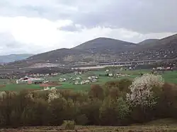 Pohled na Kompolje a dálnici A1