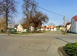 Náves v Konětopech