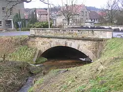 Kamenný mostek přes Hasinu v Konětopech