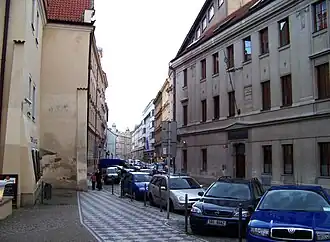 Pohled od Průchodní ulice