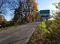 Vjezd do vesnice ve směru od Łańce