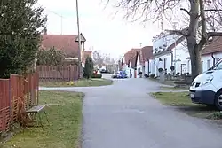 Hlavní ulice v Korosekách