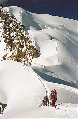 Sestup z vrcholu Korženevské (1990)
