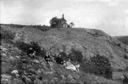 Na výletní fotografii z roku 1933