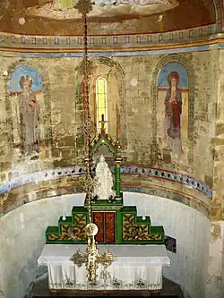 Pohled z kruchty k oltáři