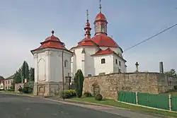 Kostel Nanebevzetí P. Marie (Slatiny) 01.JPG