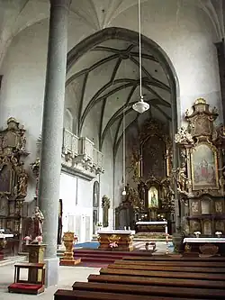 Interiér farního kostela v Blatné.