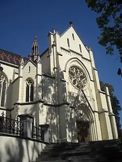 Příčná loď kostela