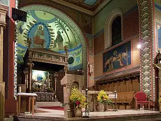 Pohled na oltář kostela Panny Marie Růžencové