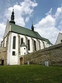 kostel z jižní strany