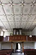 Kazetový strop a varhany v kostele sv. Martina