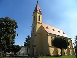 Kostel sv. Filipa a Jakuba (Slavče).JPG