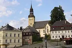 Kostel sv. Jiří, Chřibská.JPG