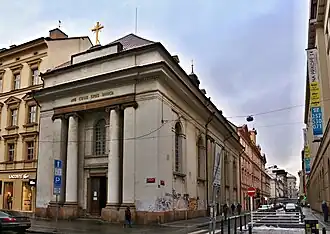 Kostel sv. Kříže z ulice Na Příkopě