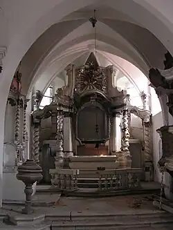 Presbytář kostela sv. Martina v Kozlech u Loun