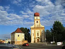 kostel z Wolkerovy ulice