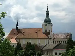 Kostel sv. Václava (Tovačov).JPG