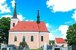 Pohled na kostel zboku