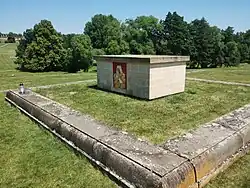 Nový oltář s obrazem Panny Marie Lidické