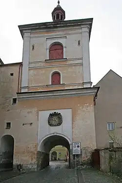 Městská brána, u níž stával Nový jaroměřský hrad.