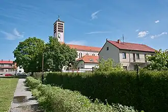 Budovy kostela a Salesiánského střediska