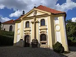 Kostelec nad Černými lesy - bývalý špitál čp. 3 v Českobrodské ul. (stav září 2024).jpg