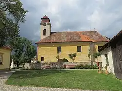 Farní kostel Nanebevzetí Panny Marie v Kostelní Lhotě.