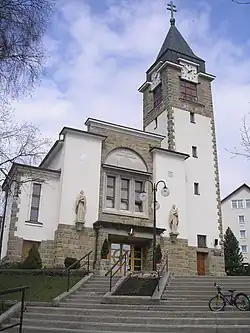 Kostel Narození Panny Marie v obci