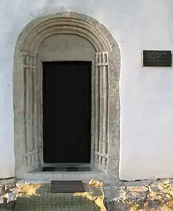 Vchod do kostela svatého Jiří