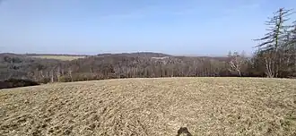 Na vrcholu - pohled na sousední vrchol Olověný vrch