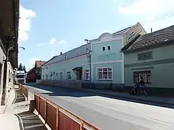 Grymovská ulice, trpící těžkou nákladní dopravou