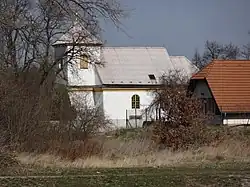 Kozly (u Tišic) - kostel Všech svatých (1).jpg