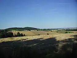 Pohled na rovinatou krajinu okresu od vrchu Gromnik (393 m.)