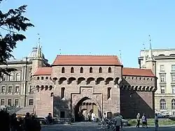 Pohled na barbakan od Floriánské brány