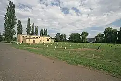Krematorium se hřbitovy (Terezín) 01.JPG