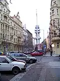 Pohled na vysílač od západu z ulic Žižkova