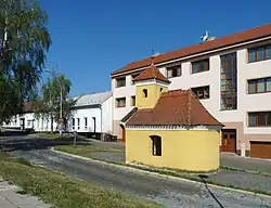 Náves Štěchovic s kaplí svatého Floriána